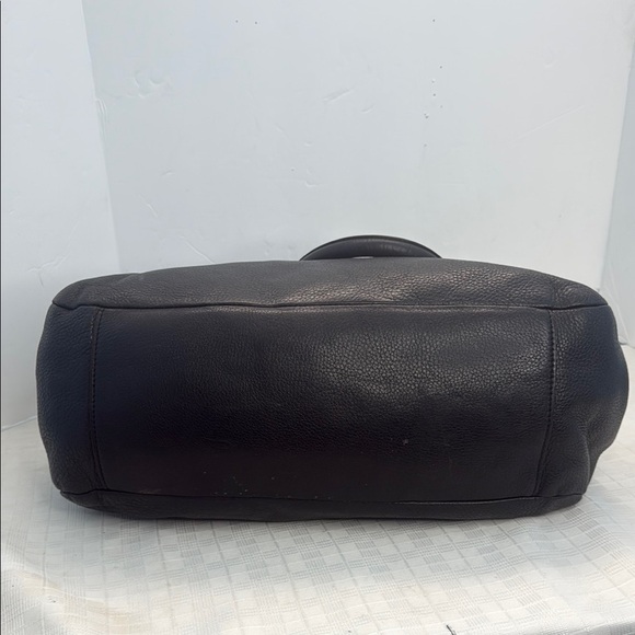 Prada’s Vitello Daino Leather bag - Picture 6 of 13